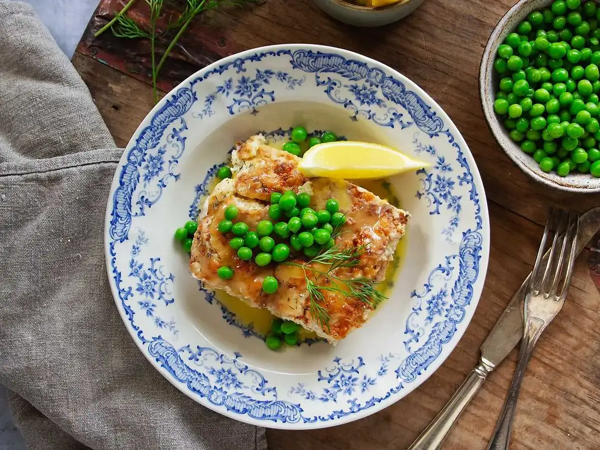 En l&auml;cker laxpudding med &auml;rtor och citron, perfekt f&ouml;r ett snabbt och gott recept.
